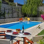 Lefkada By Omikron Selections * Vavkerí