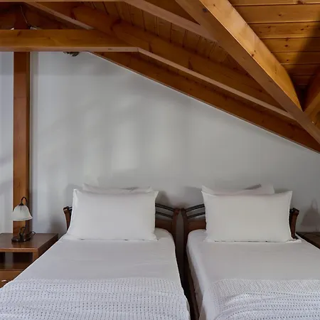 Lefkada By Omikron Selections *