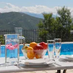 Lefkada By Omikron Selections * Vavkerí